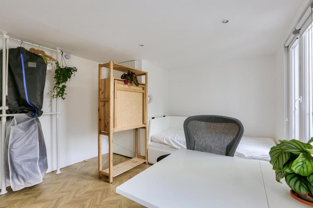 Super Studio In The 11Th District Apartment Париж Екстериор снимка